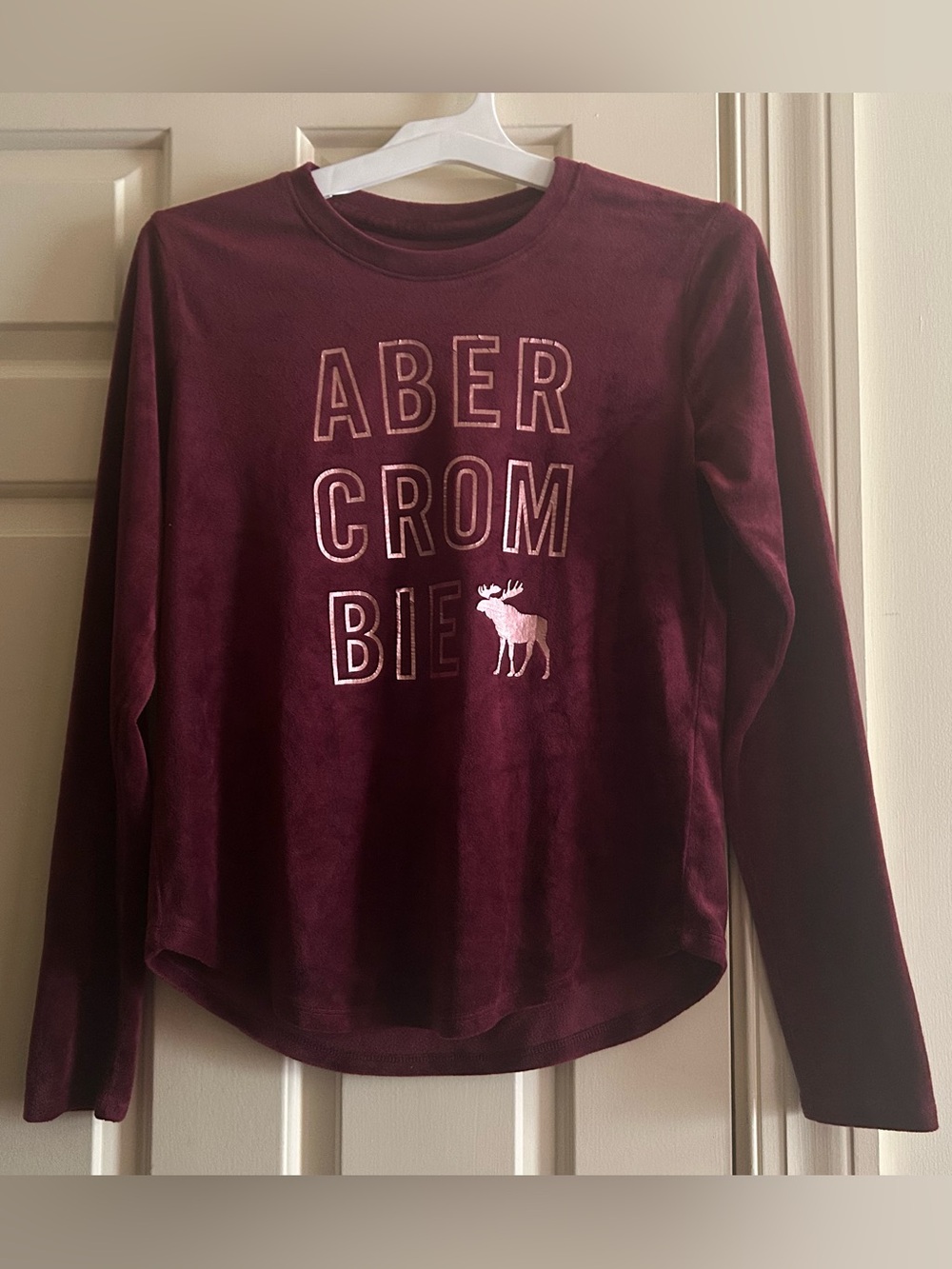 Abercrombie kids Girls Velver Seatshirt Logo Size 15/16